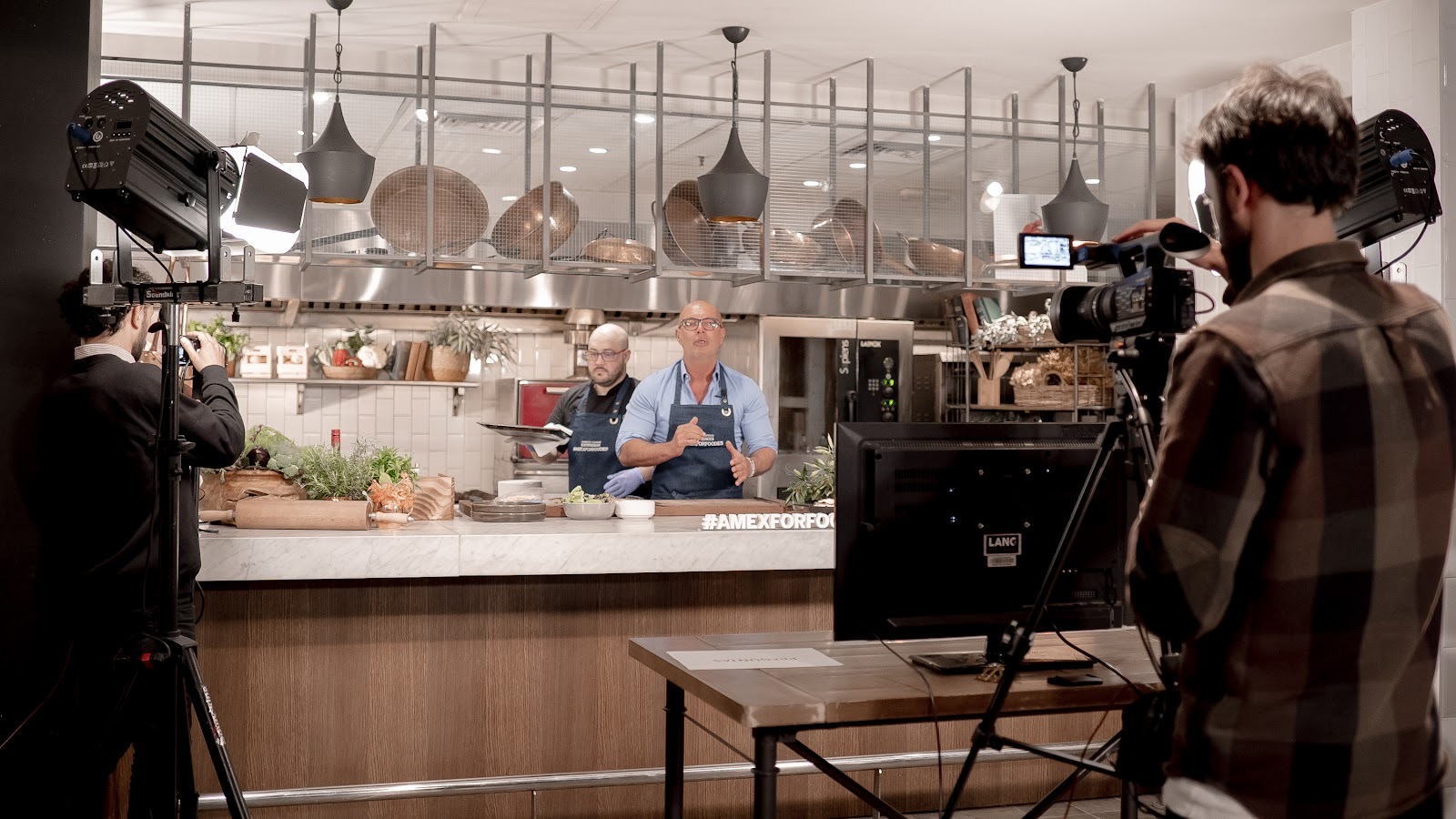 Set de streaming con cocina en vivo